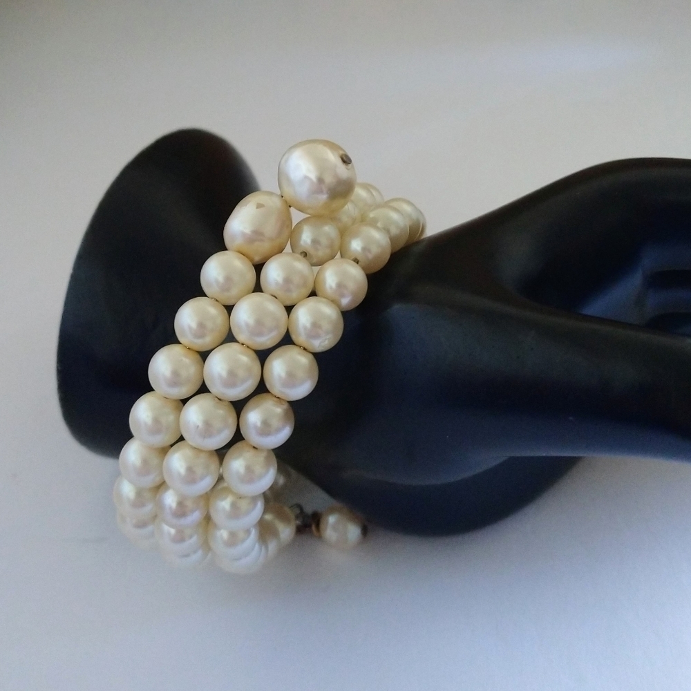 Vintage Pearl Wire Bracelet